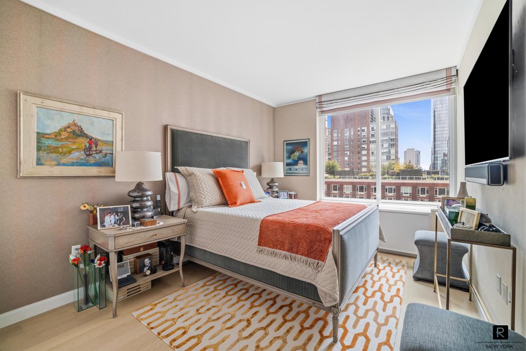 212 Warren Street, Unit 17C photo 9
