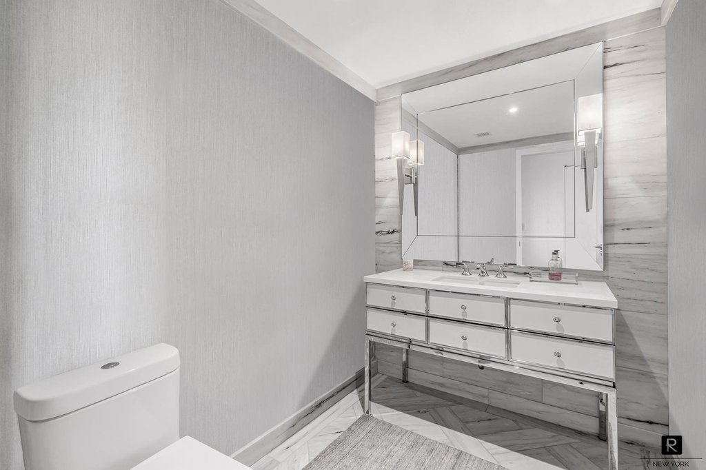212 Warren Street, Unit 17C photo 14