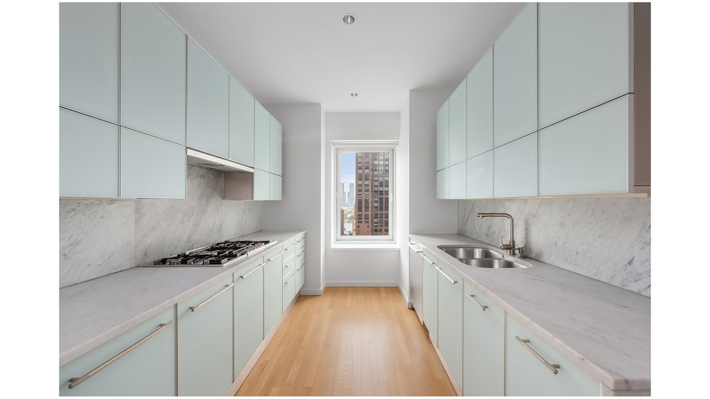 310 East 53rd Street, Unit 19A photo 3