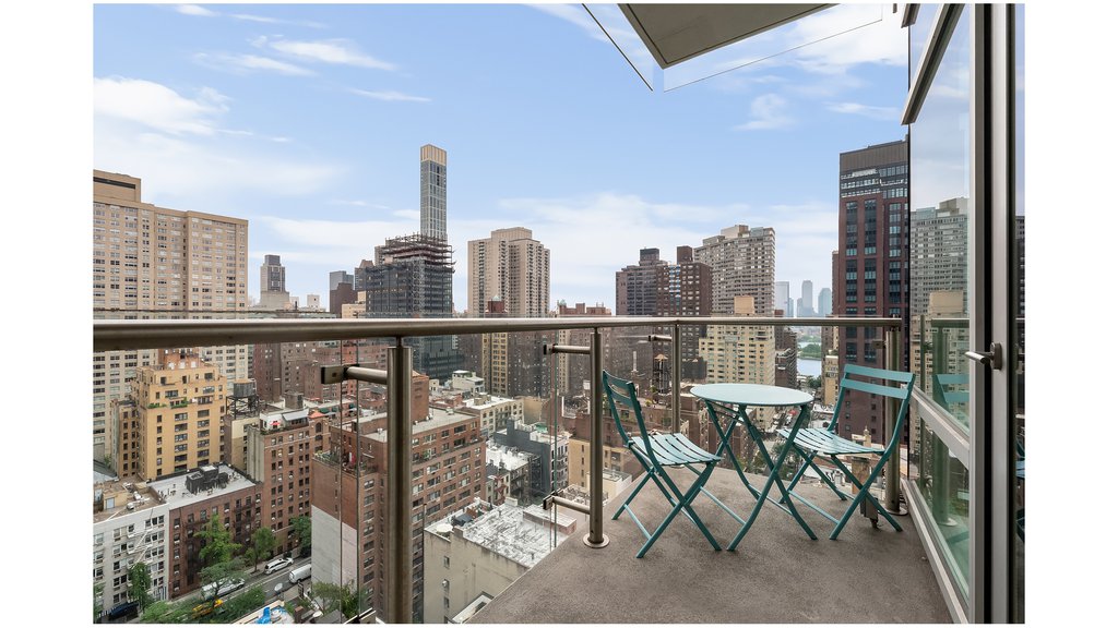 310 East 53rd Street, Unit 19A photo 6
