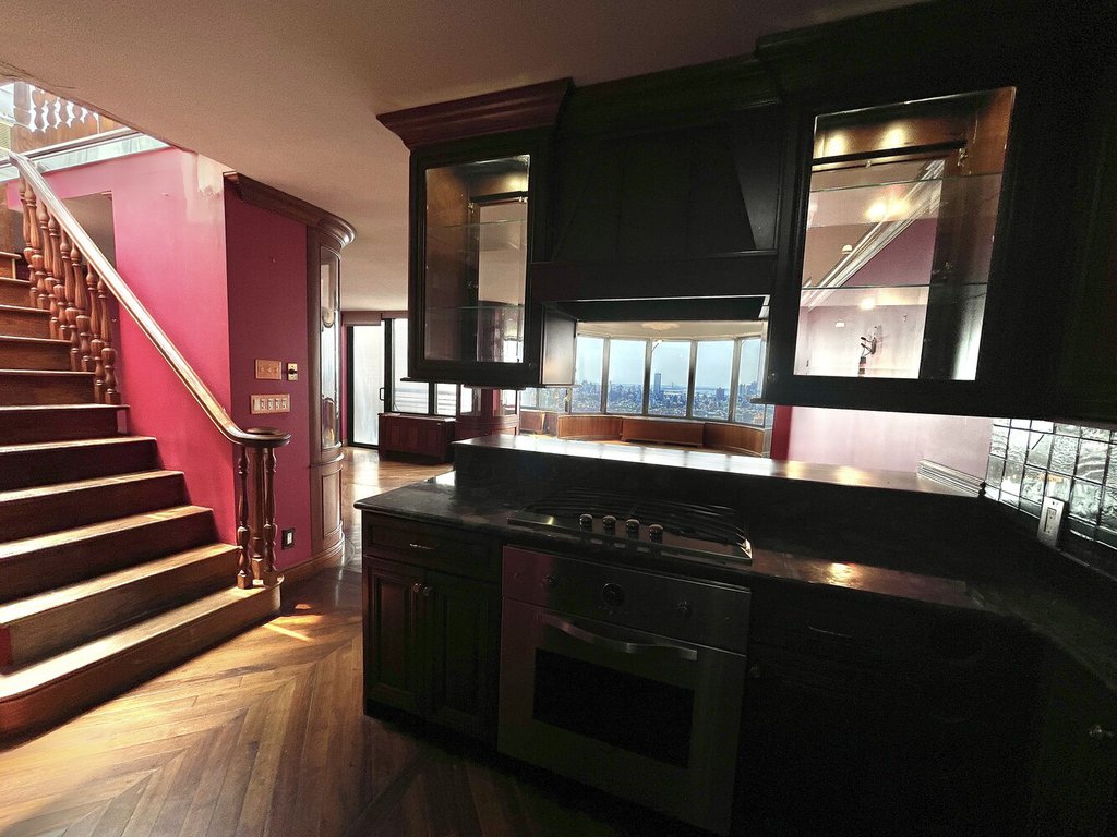 330 East 38th Street, Unit PHC photo 8