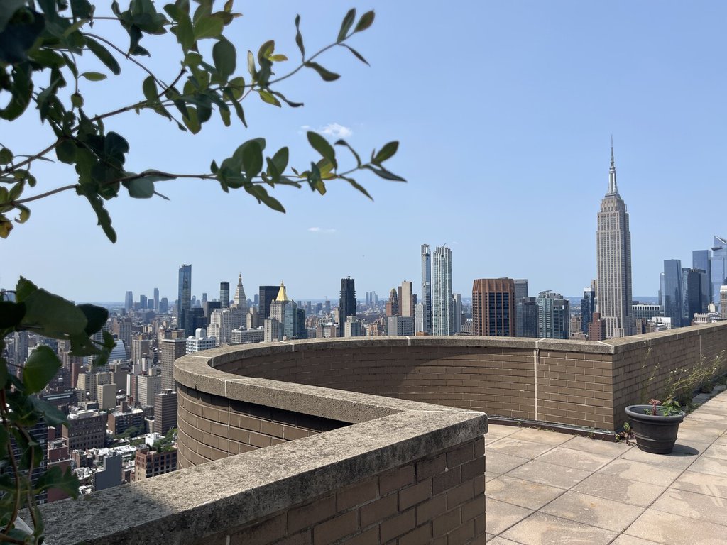 330 East 38th Street, Unit PHC