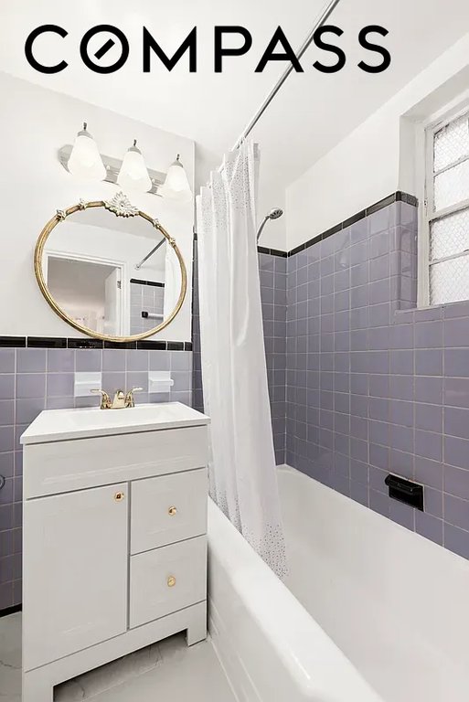 225 East 46th Street, Unit 8J photo 6
