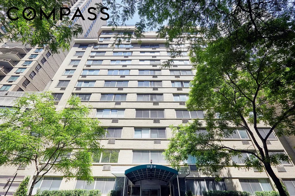 225 East 46th Street, Unit 8J photo 12