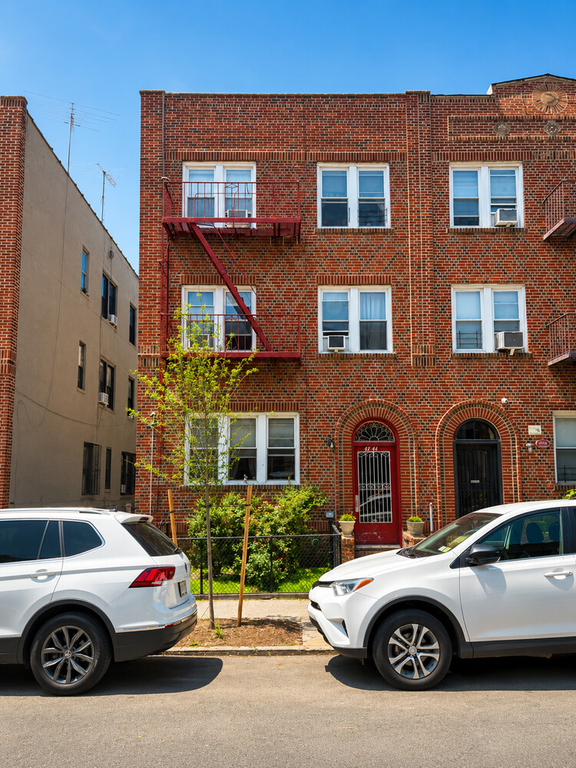 47-44 44th Street