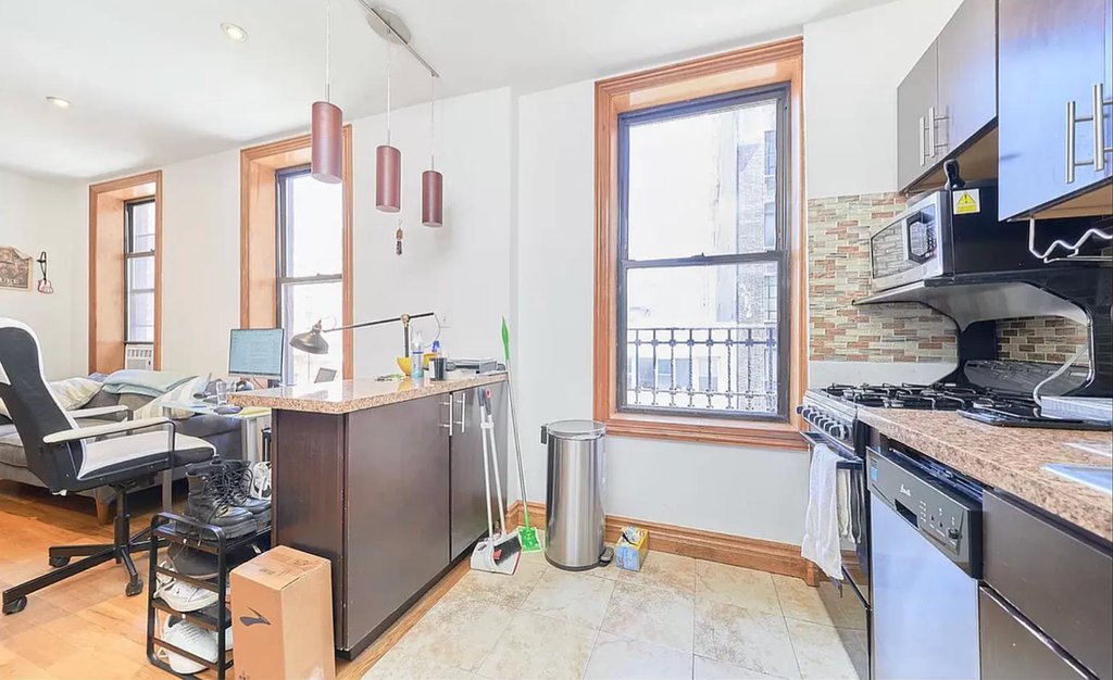 362 West 36th Street, Unit 4F photo 4