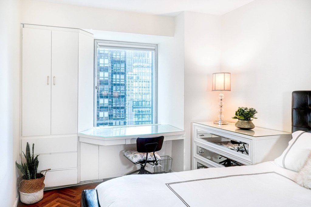 150 West 56th Street, Unit 3104 photo 3