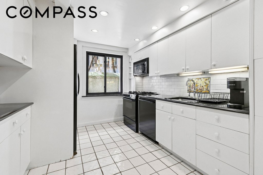 33 West 67th Street, Unit FE photo 8