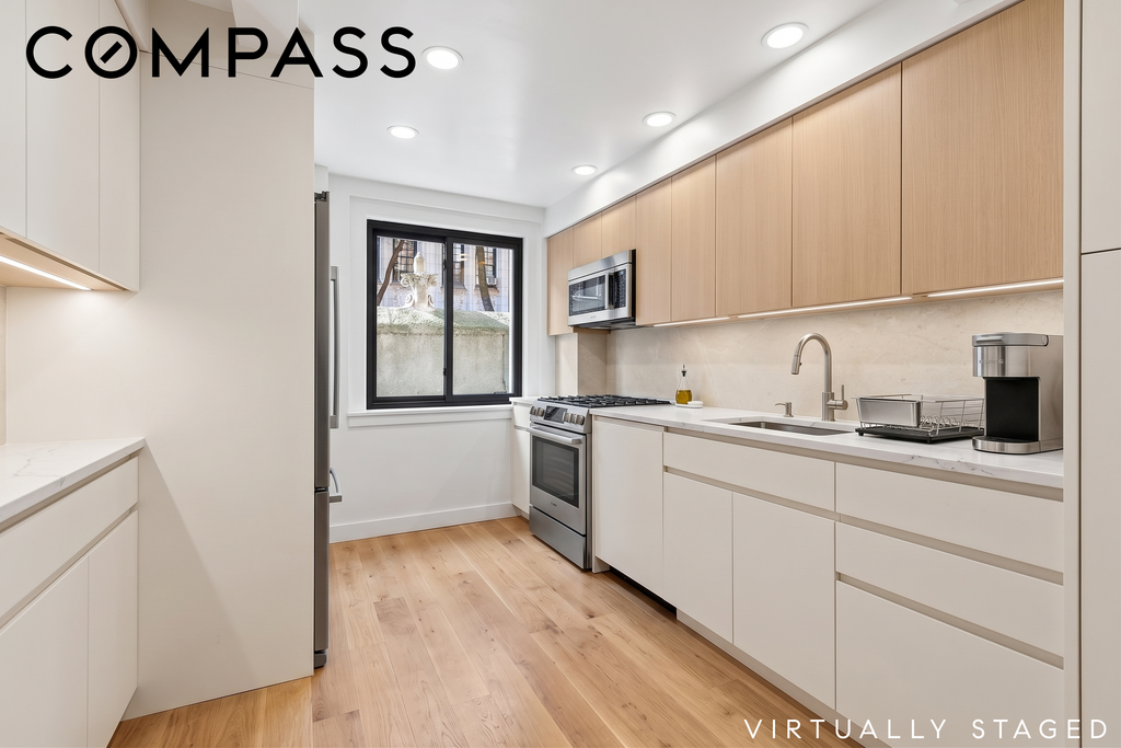 33 West 67th Street, Unit FE photo 7
