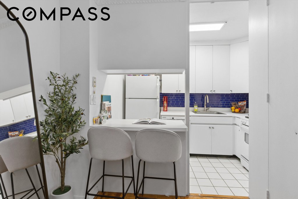 300 East 40th Street, Unit 9V photo 2