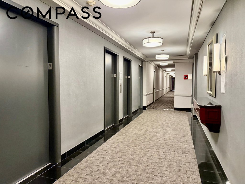 300 East 40th Street, Unit 9V photo 8