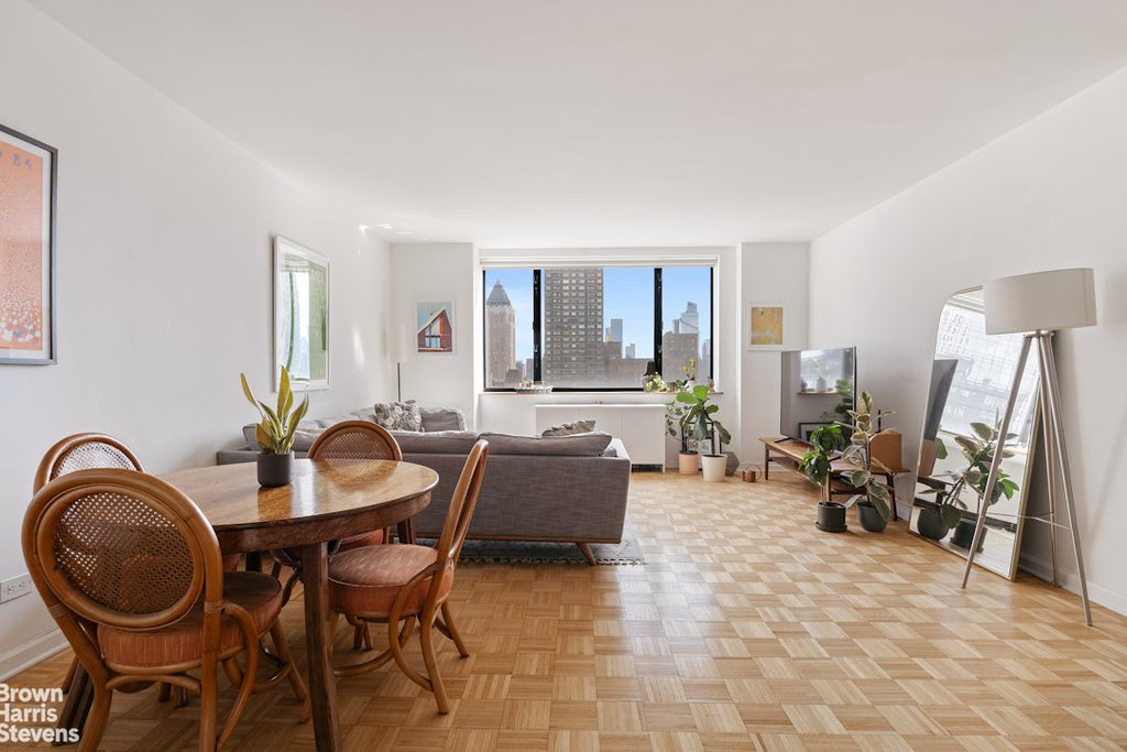 30 West 61st Street, Unit 25B