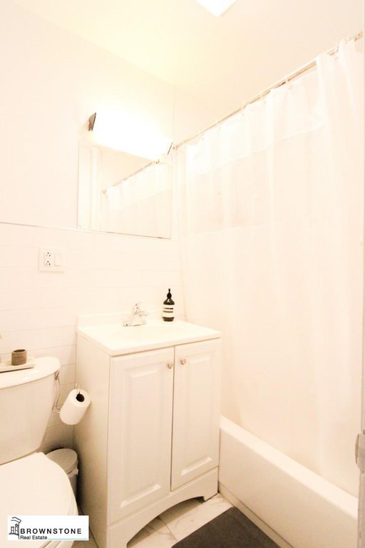145 Amity Street, Unit 5 photo 5
