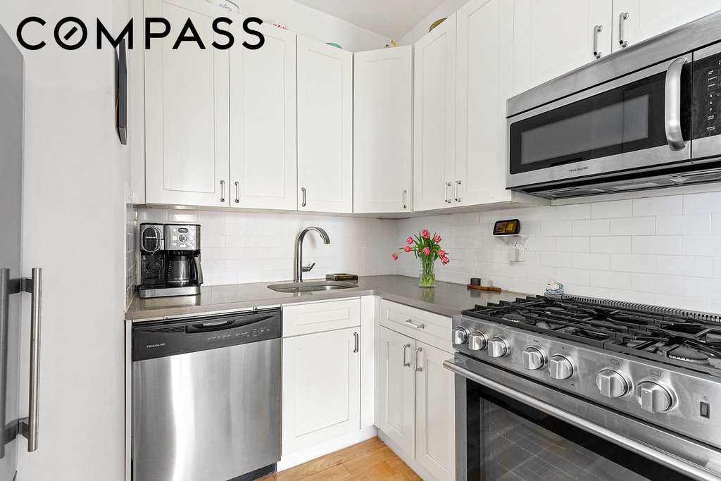 1474 Bushwick Avenue, Unit 4R photo 2