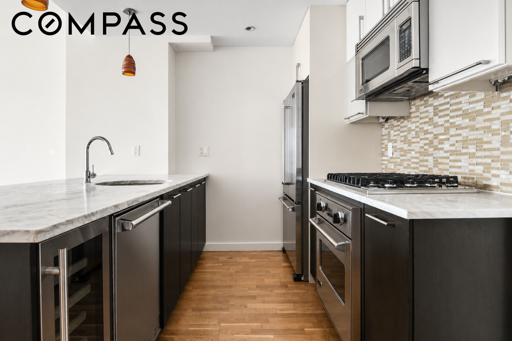 500 Fourth Avenue, Unit 8D photo 10