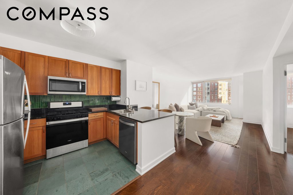 20 River Terrace, Unit 14C photo 6