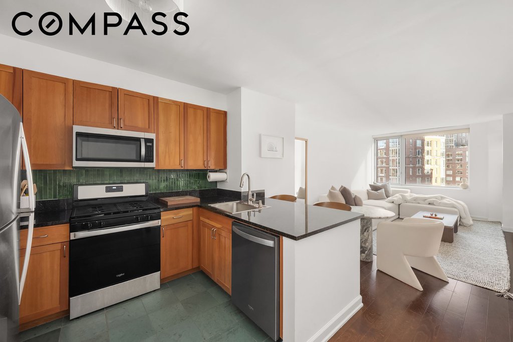 20 River Terrace, Unit 14C photo 7
