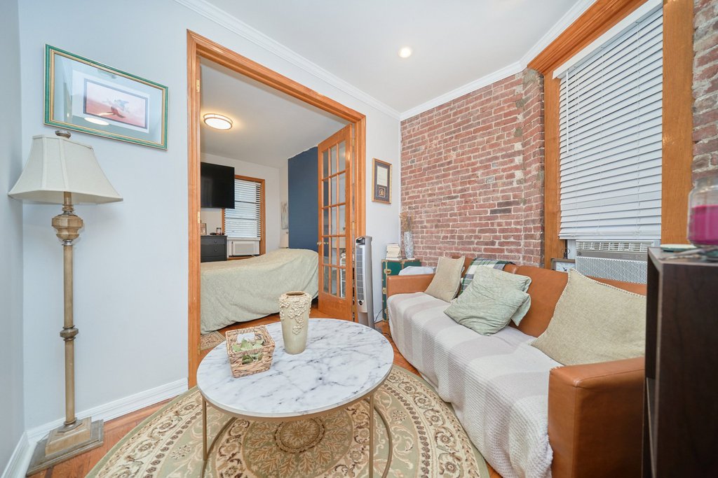 796 Ninth Avenue, Unit 4