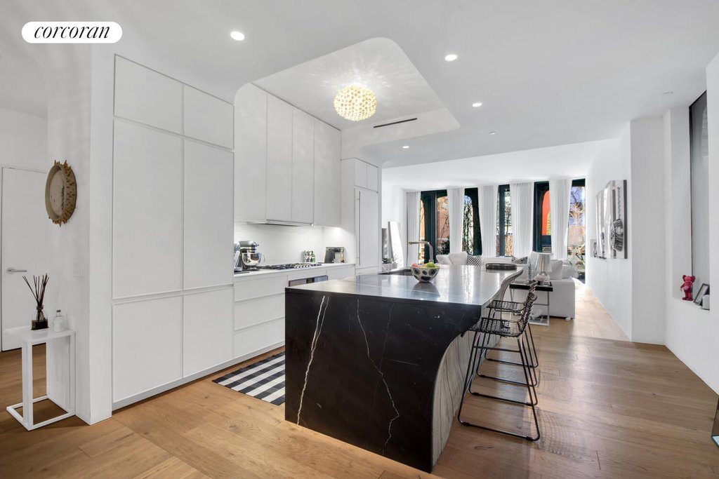 325 West Broadway, Unit 2A photo 2