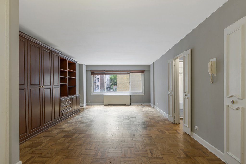 60 Riverside Drive, Unit 3H photo 2