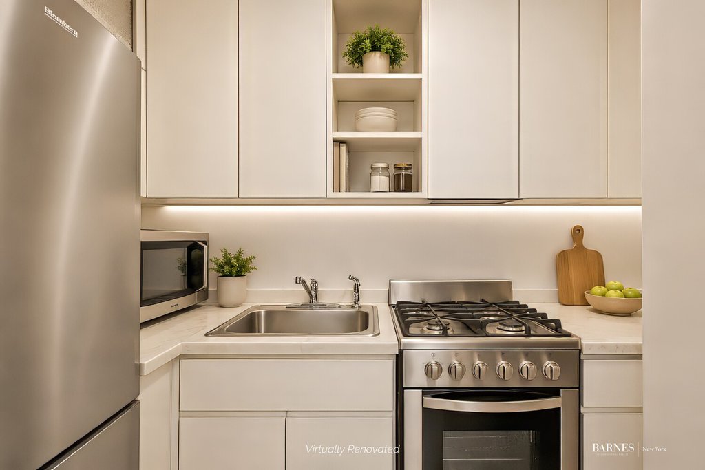 60 Riverside Drive, Unit 3H photo 4