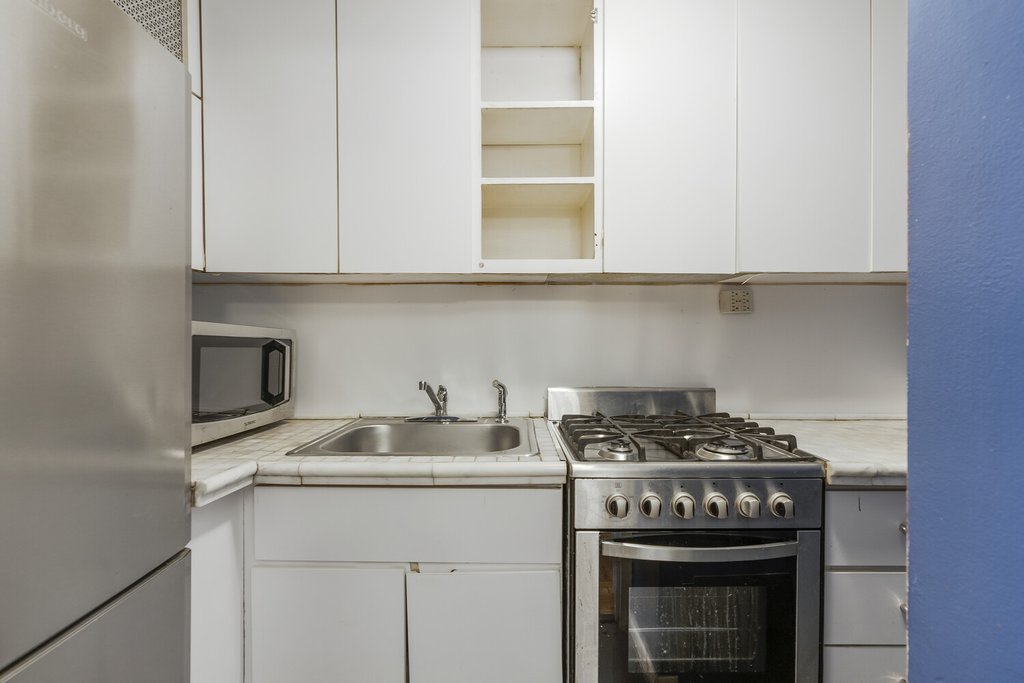 60 Riverside Drive, Unit 3H photo 5