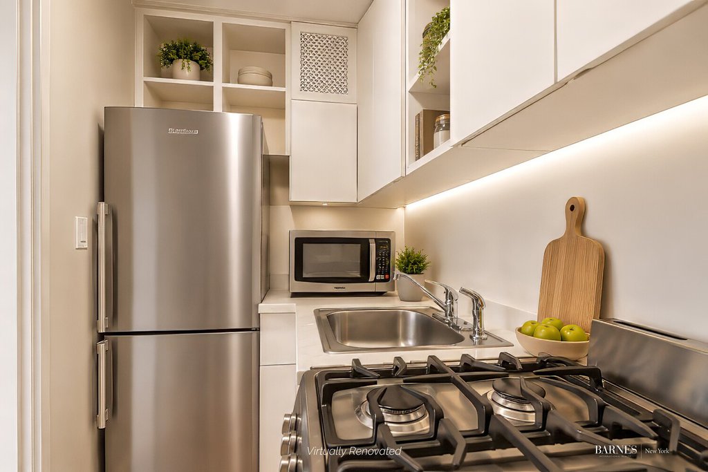 60 Riverside Drive, Unit 3H photo 6