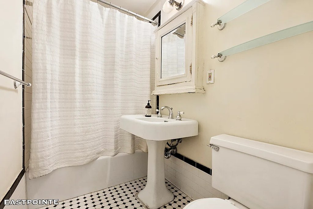 460 West 23rd Street, Unit 4B photo 4