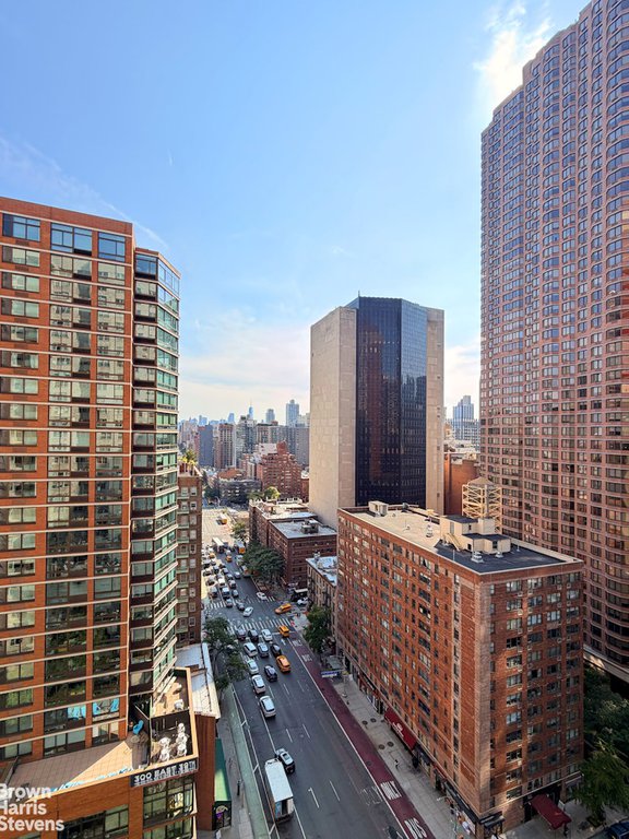 300 East 40th Street, Unit 21R photo 9