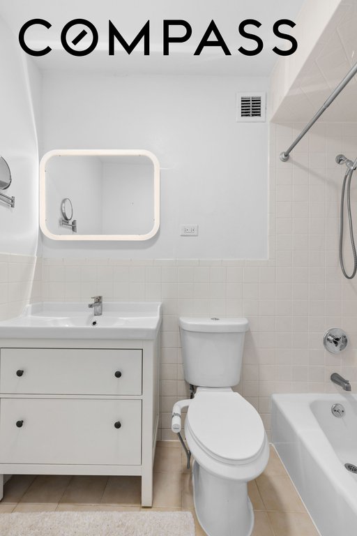 450 Clinton Street, Unit 4D photo 5