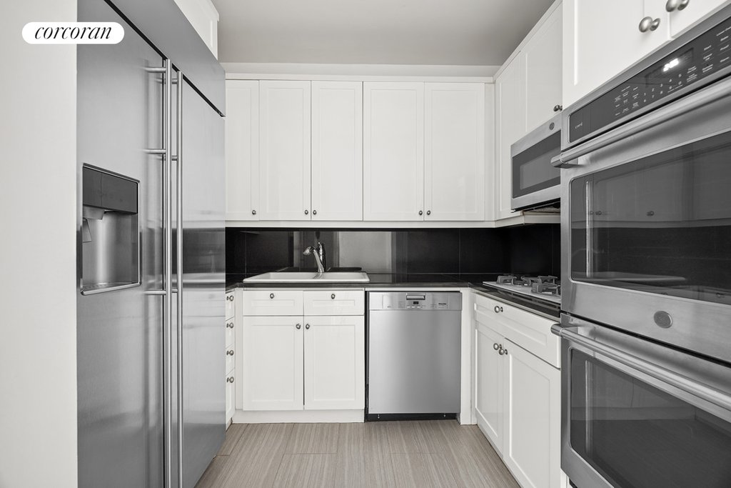 1 Central Park West, Unit 25E photo 7