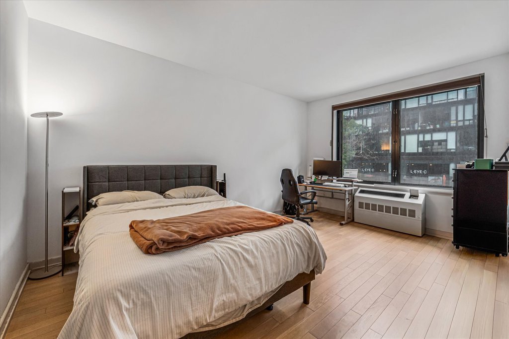 21-45 44th Drive, Unit 2G photo 10