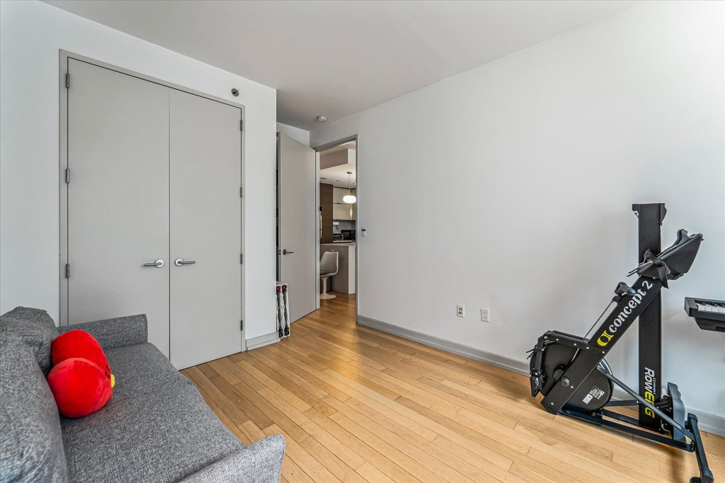 21-45 44th Drive, Unit 2G photo 11