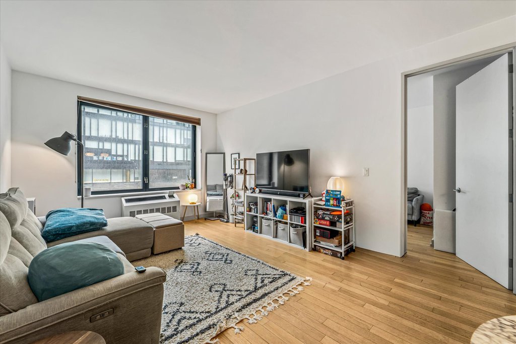 21-45 44th Drive, Unit 2G photo 12