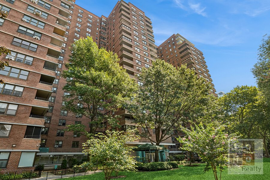 385 Grand Street, Unit L1606 photo 3
