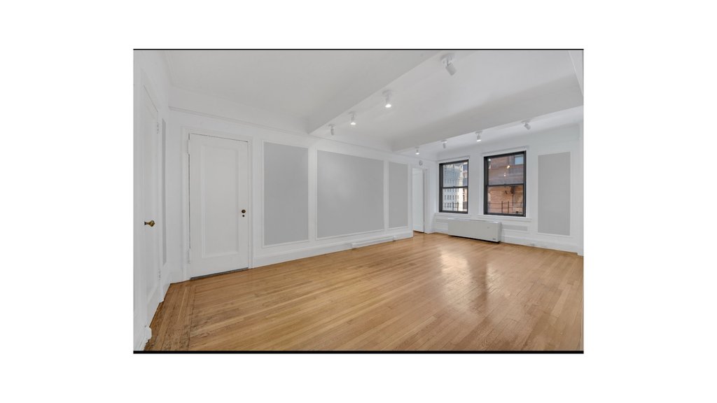 162 West 56th Street, Unit 1105 photo 2