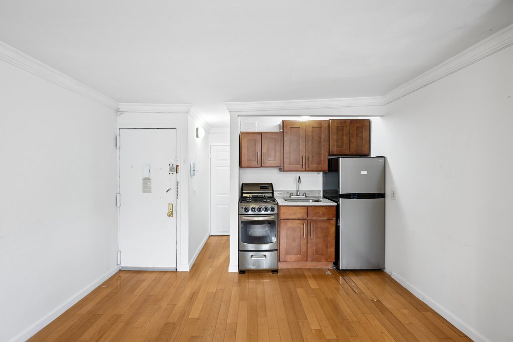 222 First Avenue, Unit 3C photo 3