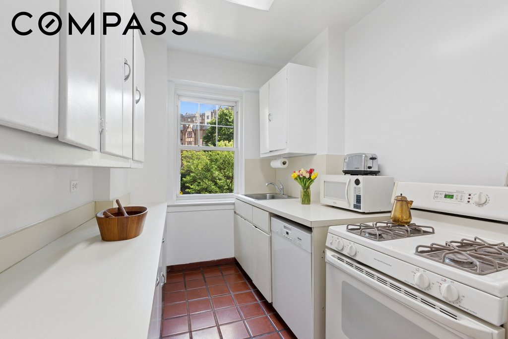 120 Cabrini Boulevard, Unit 48 photo 4