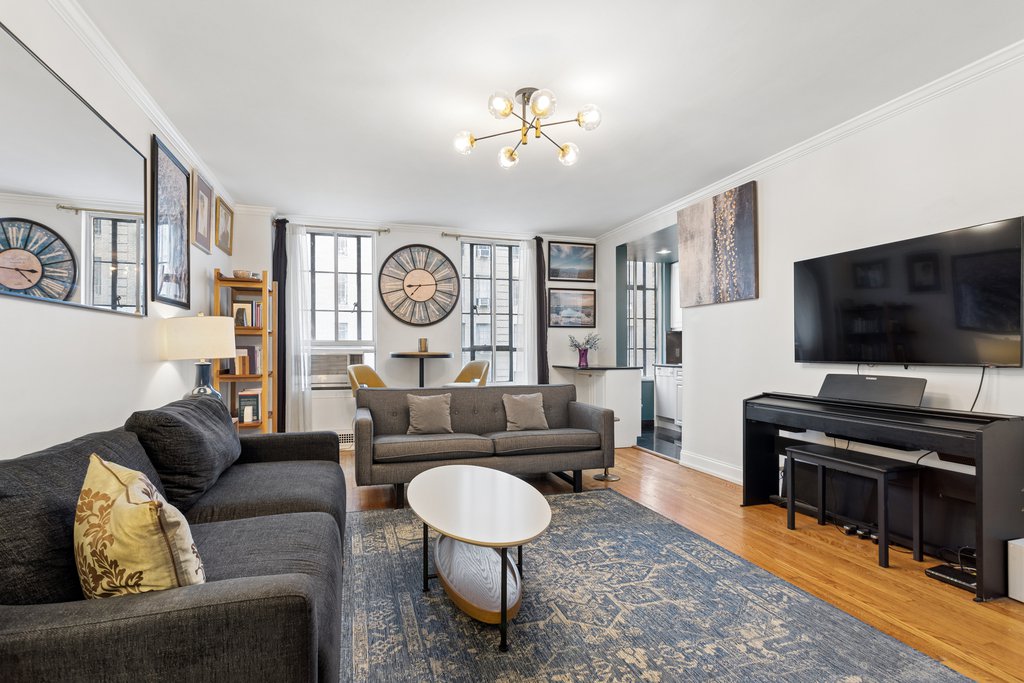 333 West 56th Street, Unit 9L