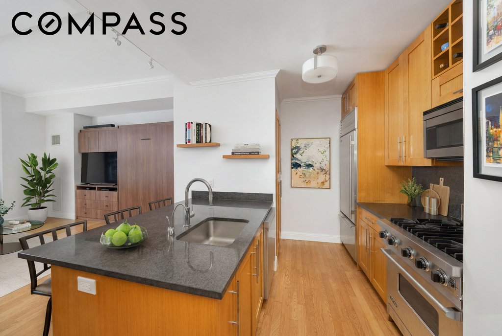 88 Greenwich Street, Unit 715 photo 2