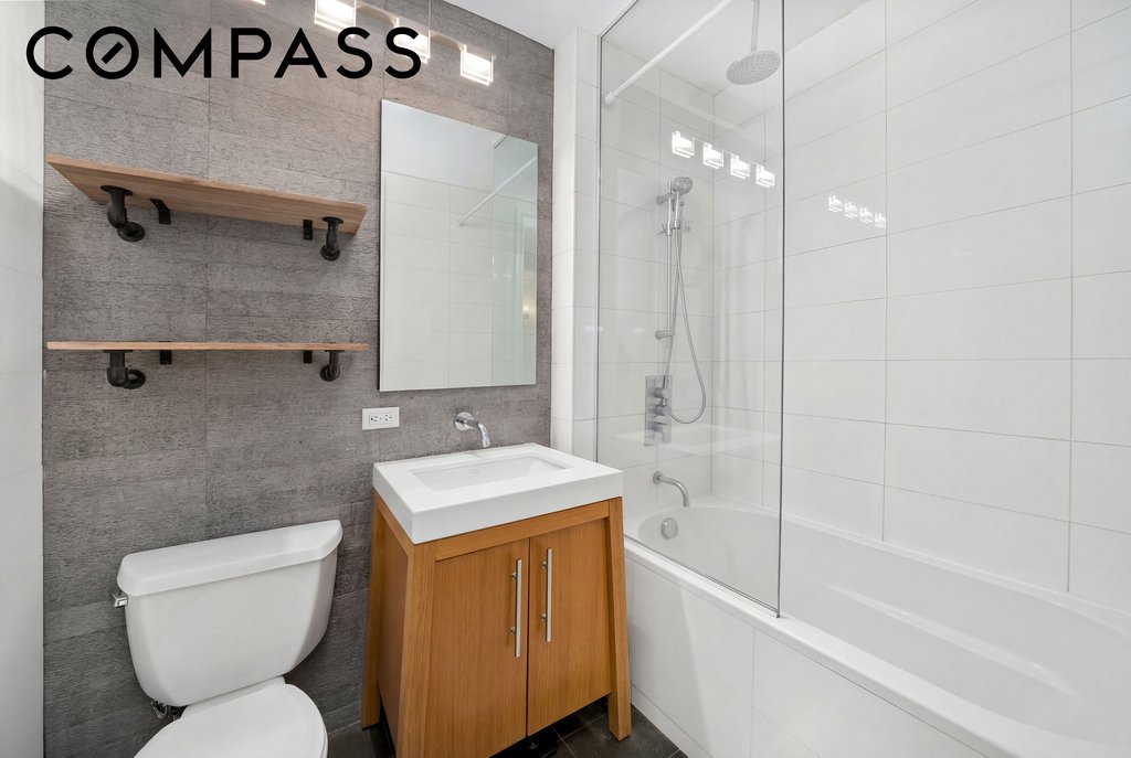 88 Greenwich Street, Unit 715 photo 3
