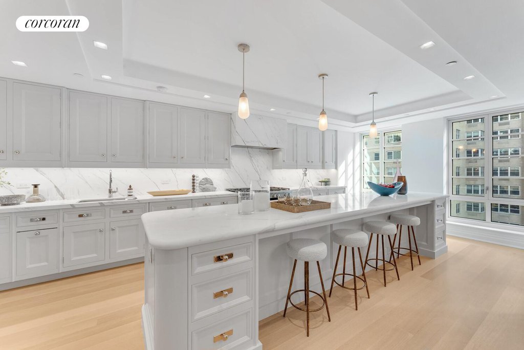 16 Fifth Avenue, Unit 10 photo 2