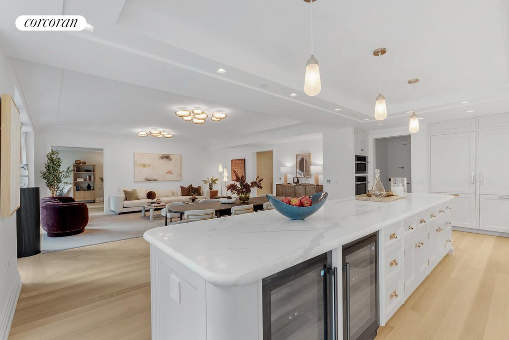 16 Fifth Avenue, Unit 10 photo 3