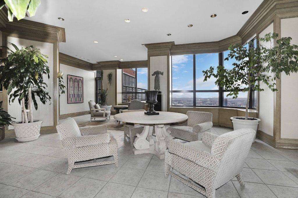 415 East 37th Street, Unit 15D photo 10