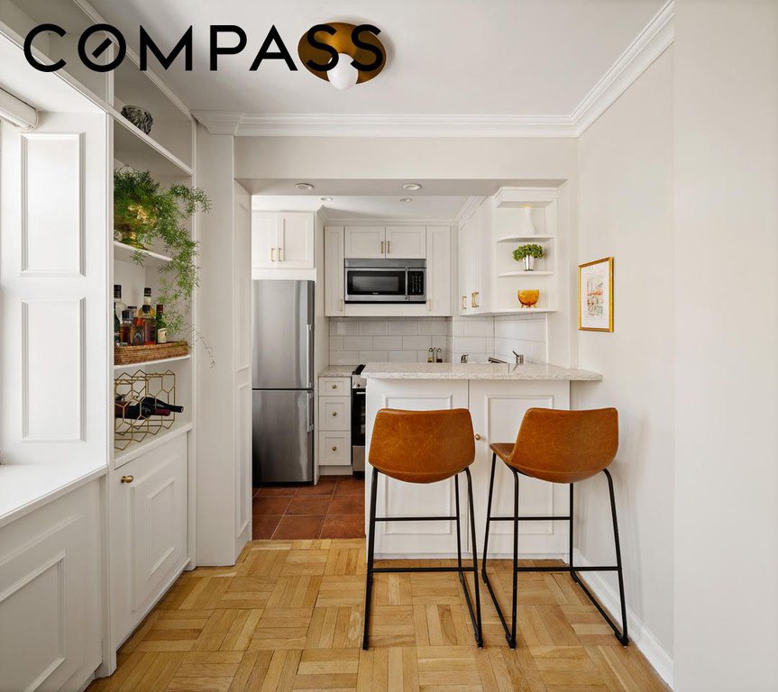 39 Gramercy Park North, Unit 17A photo 4
