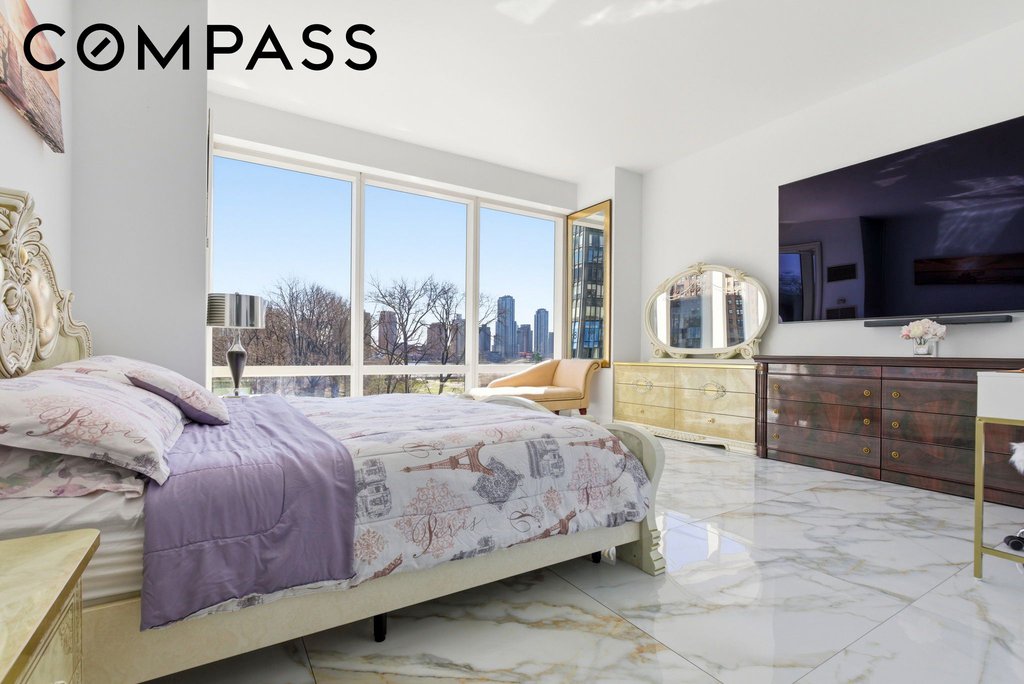 845 United Nations Plaza, Unit 6A photo 11