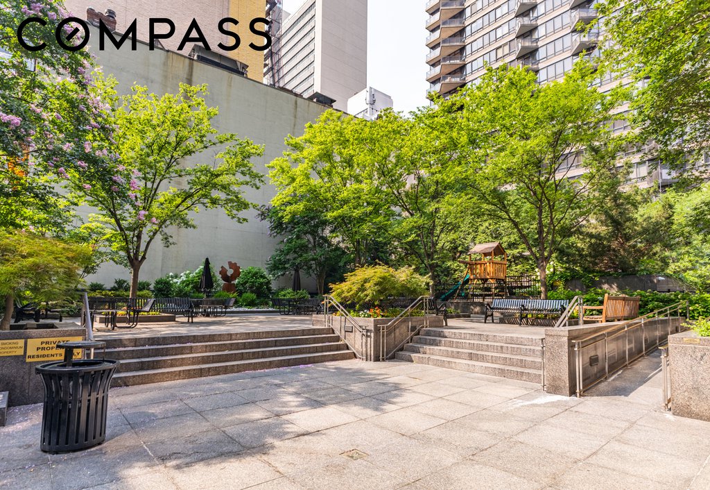 845 United Nations Plaza, Unit 6A photo 34