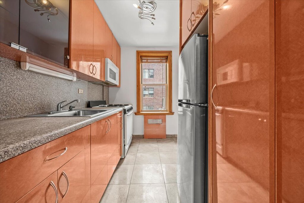 759 East 10th Street, Unit 4A photo 11