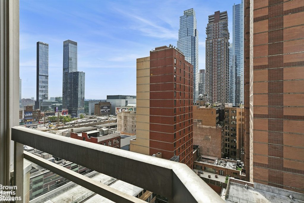 500 West 43rd Street, Unit 15J photo 2