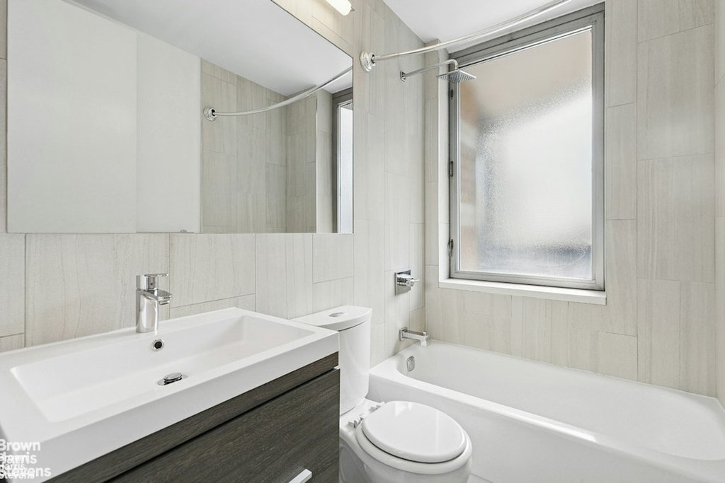 500 West 43rd Street, Unit 15J photo 5